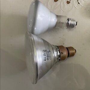 2 light bulbs